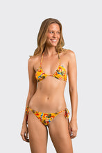 Laad de afbeelding in de Gallery-viewer, Model Front: Rio De Sol Set Set Stories Tri-Inv Ibiza-Comfy