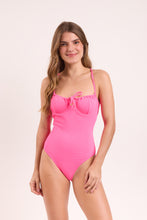 Laad de afbeelding in de Gallery-viewer, Model Front: Rio De Sol One-Piece Mtx-Ultrapink Julia
