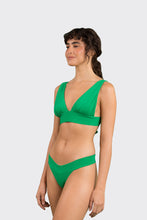 Laad de afbeelding in de Gallery-viewer, Image 04: Rio De Sol Set Set Tambourine Halter-Marina Essential-Cos