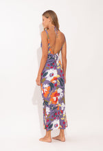 Laad de afbeelding in de Gallery-viewer, Model Back: Rio De Sol Maxi Dresses Garden-Flower Saida Yara