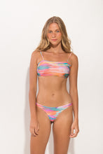 Laad de afbeelding in de Gallery-viewer, Model Front: Rio De Sol Set Set River Bandeau-Reto Essential