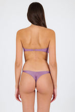 Laad de afbeelding in de Gallery-viewer, Model Back: Rio De Sol Set Set Shimmer-Harmonia Bandeau-Knot Nice-Fio