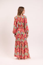 Laad de afbeelding in de Gallery-viewer, Model Back: Rio De Sol Maxi Dresses Sea-Bloom Long Dress Verona