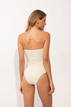 Laad de afbeelding in de Gallery-viewer, Model Back: Rio De Sol One-Piece Brisa-Offwhite Tube-Op