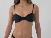 Laad en speel video af in Gallery-viewer, Video: Rio De Sol Set Set Touch-Black Bandeau-Joy Mia