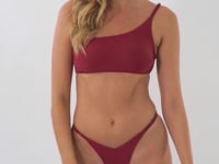 Laad en speel video af in Gallery-viewer, Video: Rio De Sol Top Top Touch-Carmim Isadora