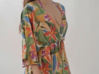 Laad en speel video af in Gallery-viewer, Video: Rio De Sol Kaftans / Cover Ups Tropical Kaftan Bel