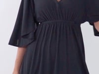Laad en speel video af in Gallery-viewer, Video: Rio De Sol Mini Dress Black Mini Dress