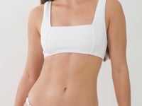 Laad en speel video af in Gallery-viewer, Video: Rio De Sol Top Top Sand-White Mary