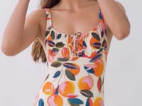 Laad en speel video af in Gallery-viewer, Video: Rio De Sol One-Piece Picnic Jennie