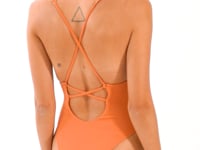 Laad en speel video af in Gallery-viewer, Video: Rio De Sol One-Piece Sand-Argila Sunny