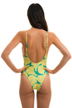 Laad de afbeelding in de Gallery-viewer, Model Back: Rio De Sol One-Piece Banana Yellow Hype