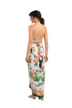 Laad de afbeelding in de Gallery-viewer, Model Back: Rio De Sol Pareo Boho Canga