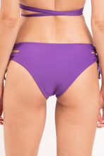 Laad de afbeelding in de Gallery-viewer, Image 07: Rio De Sol Bottom Bottom Amuleto Madrid