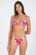 Laad de afbeelding in de Gallery-viewer, Model Front: Rio De Sol Bottom Bottom Antelope Leblon