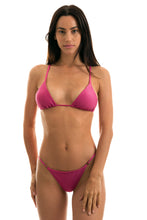 Laad de afbeelding in de Gallery-viewer, Model Front: Rio De Sol Bottom Bottom Cloque Lichia Cheeky