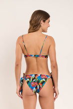 Laad de afbeelding in de Gallery-viewer, Model Back: Rio De Sol Bottom Bottom Flair Gisele
