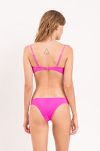 Laad de afbeelding in de Gallery-viewer, Model Back: Rio De Sol Bottom Bottom Malibu-Rosa Essential