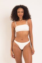 Laad de afbeelding in de Gallery-viewer, Model Front: Rio De Sol Bottom Bottom Off-White Nice-Fio