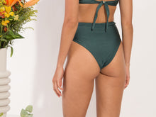 Laad de afbeelding in de Gallery-viewer, Model Back: Rio De Sol Bottom Bottom Palace Belted-High-Waist