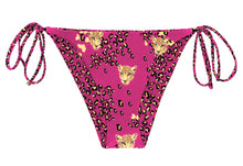 Laad de afbeelding in de Gallery-viewer, Product Front: Rio De Sol Bottom Bottom Roar-Pink Ibiza-Comfy