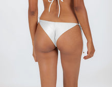 Laad de afbeelding in de Gallery-viewer, Image 06: Rio De Sol Bottom Bottom Shimmer-White Cheeky-Rope