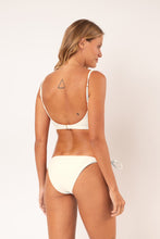 Laad de afbeelding in de Gallery-viewer, Model Back: Rio De Sol Bottom Bottom Touch-Natural Ibiza-Comfy