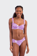 Laad de afbeelding in de Gallery-viewer, Model Front: Rio De Sol Bottom Bottom Trail-Purple Baobi