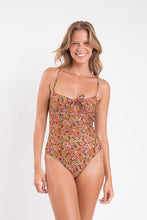 Laad de afbeelding in de Gallery-viewer, Model Front: Rio De Sol One-Piece Bouquet Julia