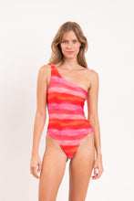 Laad de afbeelding in de Gallery-viewer, Model Front: Rio De Sol One-Piece Cher Santorini