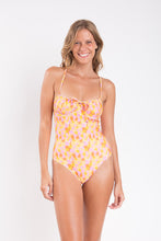Laad de afbeelding in de Gallery-viewer, Model Front: Rio De Sol One-Piece Dreamy Julia