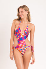 Laad de afbeelding in de Gallery-viewer, Model Front: Rio De Sol One-Piece Funny Trikini-Comfy