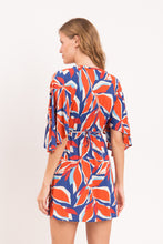 Laad de afbeelding in de Gallery-viewer, Model Back: Rio De Sol Mini Dress Leaves Mini Dress