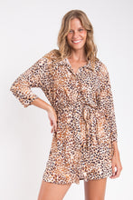 Laad de afbeelding in de Gallery-viewer, Gallery: Rio De Sol Shirtdress Leopard Chemise