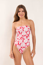 Laad de afbeelding in de Gallery-viewer, Model Front: Rio De Sol One-Piece Pua-Hibiscus Aloha