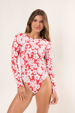Laad de afbeelding in de Gallery-viewer, Model Front: Rio De Sol One-Piece Pua-Hibiscus Surf