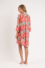 Laad de afbeelding in de Gallery-viewer, Model Back: Rio De Sol Shirtdress Sea-Bloom Chemise Gabriele