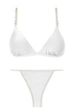 Laad de afbeelding in de Gallery-viewer, Product Front: Rio De Sol Set Set Shimmer-White Tri-Fixo California