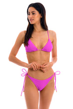 Laad de afbeelding in de Gallery-viewer, Model Front: Rio De Sol Set Set St-Tpz-Pink Tri-Inv Ibiza