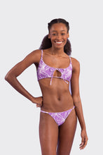 Laad de afbeelding in de Gallery-viewer, Model Front: Rio De Sol Set Set Trail-Purple Tank-Tie Ipanema