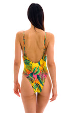 Laad de afbeelding in de Gallery-viewer, Model Back: Rio De Sol One-Piece Sun-Sation Hype