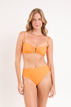 Laad de afbeelding in de Gallery-viewer, Model Front: Rio De Sol Top Top Bio-Laranjada Sara