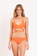 Laad de afbeelding in de Gallery-viewer, Model Front: Rio De Sol Top Top Dende Kate