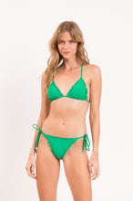 Laad de afbeelding in de Gallery-viewer, Model Front: Rio De Sol Top Top Dots-Tambourine Frufru