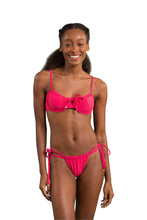 Laad de afbeelding in de Gallery-viewer, Model Front: Rio De Sol Top Top Dots-Virtual-Pink Balconet-Tie
