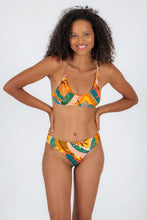 Laad de afbeelding in de Gallery-viewer, Model Front: Rio De Sol Top Top El-Arco Bralette