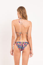Laad de afbeelding in de Gallery-viewer, Model Back: Rio De Sol Top Top Euphoria Tri-Inv