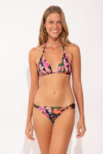 Laad de afbeelding in de Gallery-viewer, Model Front: Rio De Sol Top Top Jolie Mel