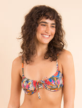 Laad de afbeelding in de Gallery-viewer, Model Front: Rio De Sol Top Top Jungle Balconet-Tie