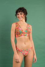 Laad de afbeelding in de Gallery-viewer, Image 10: Rio De Sol Top Top Tropics Halter-Marina